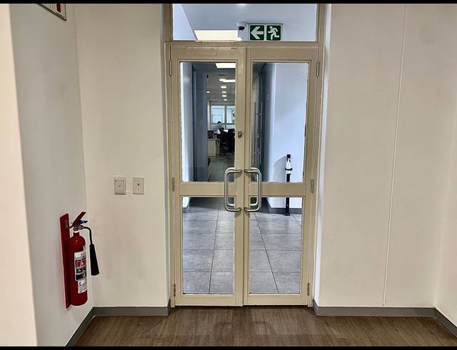 173M² OFFICE TO LET IN PLUMSTEAD
